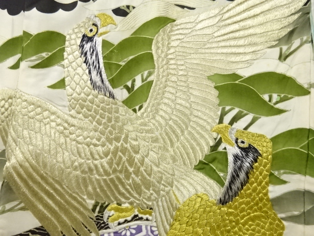 松鷹武具模様刺繍紋付男児着物（内袖・長襦袢）